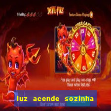 luz acende sozinha a noite espiritismo