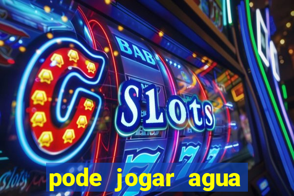 pode jogar agua quente na privada